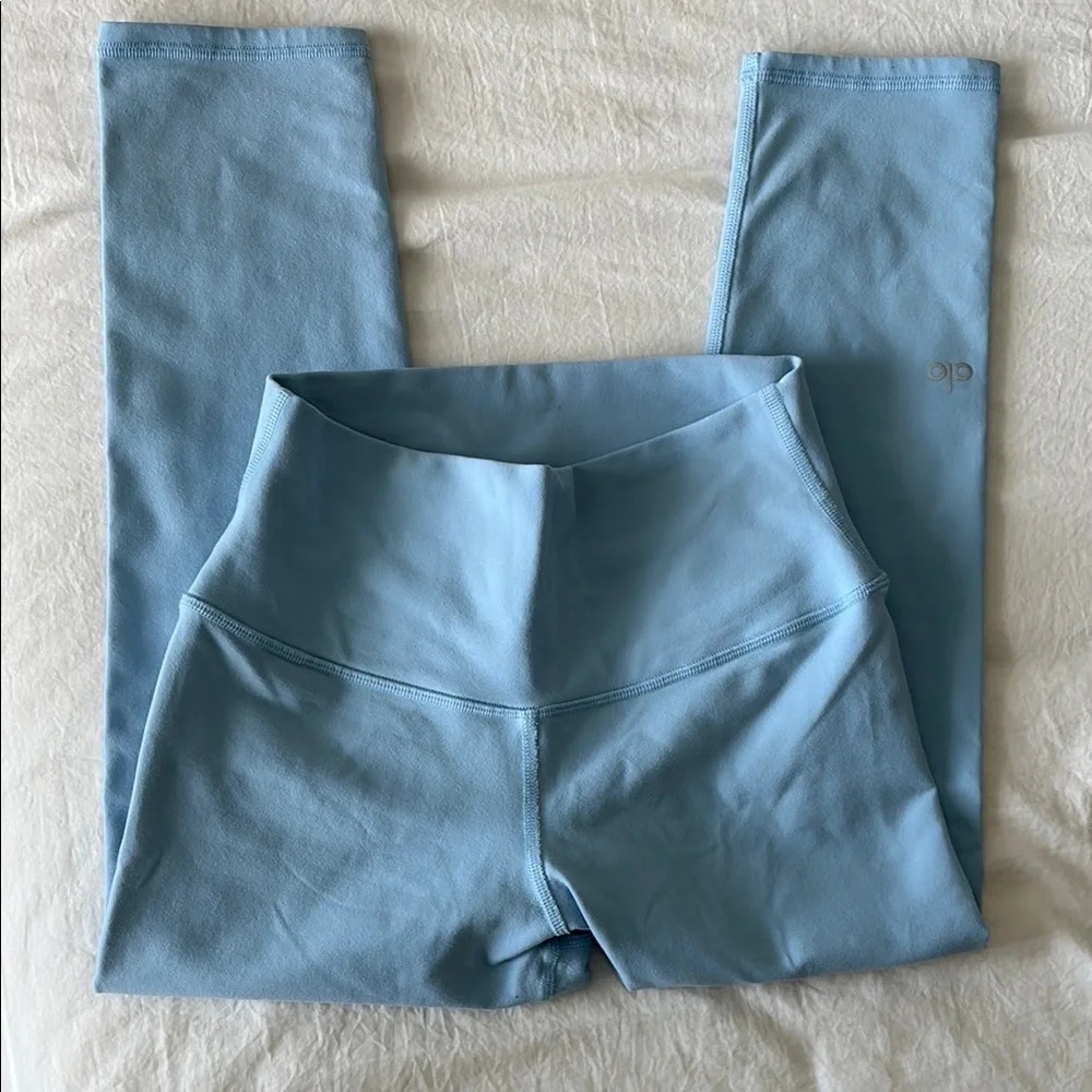 NWOT ALO Yoga Seashell Blue leggings